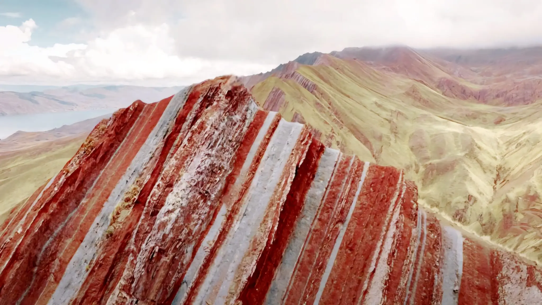 Pallay Punchu Montaña Arcoíris